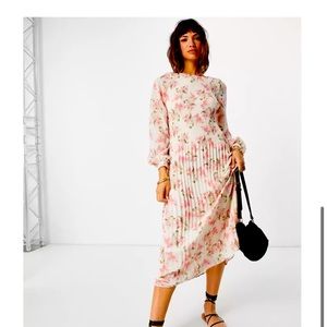 VILLA PLEATED MIDI FLORAL DRESS CHIFFON NWOT